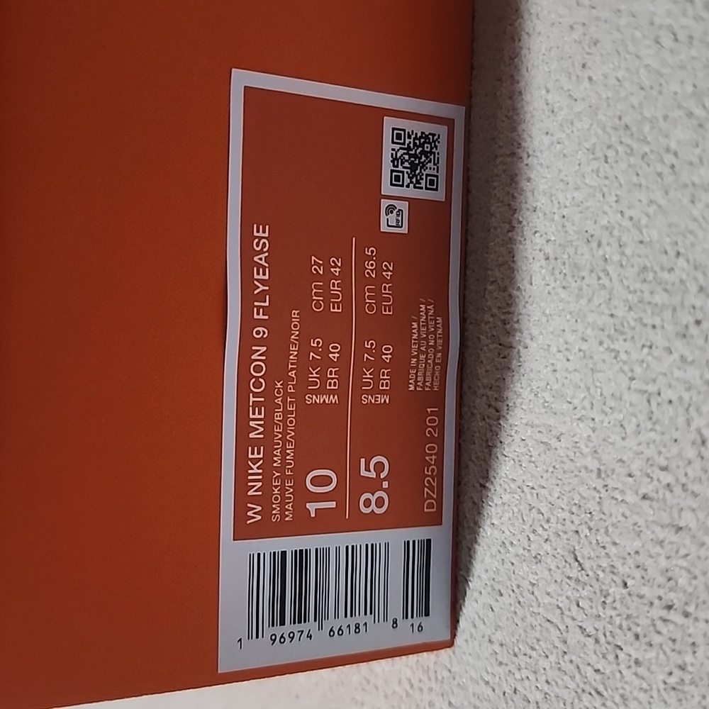 Women's Nike Metcon Shoes - Picture 6 of 6